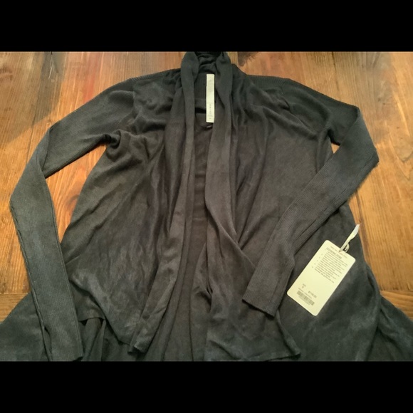 Lululemon Wrap - Picture 1 of 3